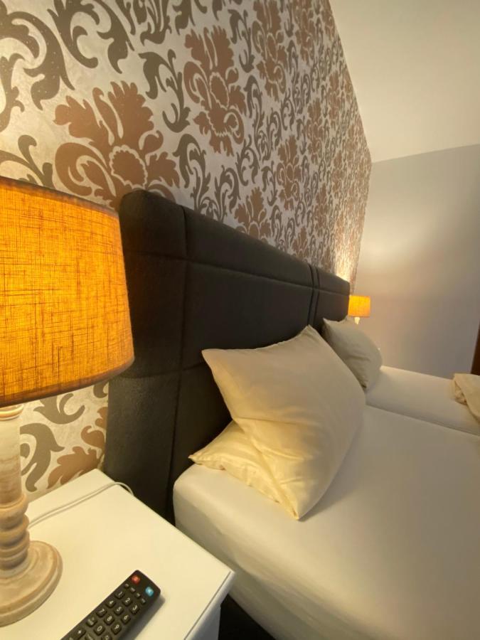 דטמולד Hotel Diele מראה חיצוני תמונה