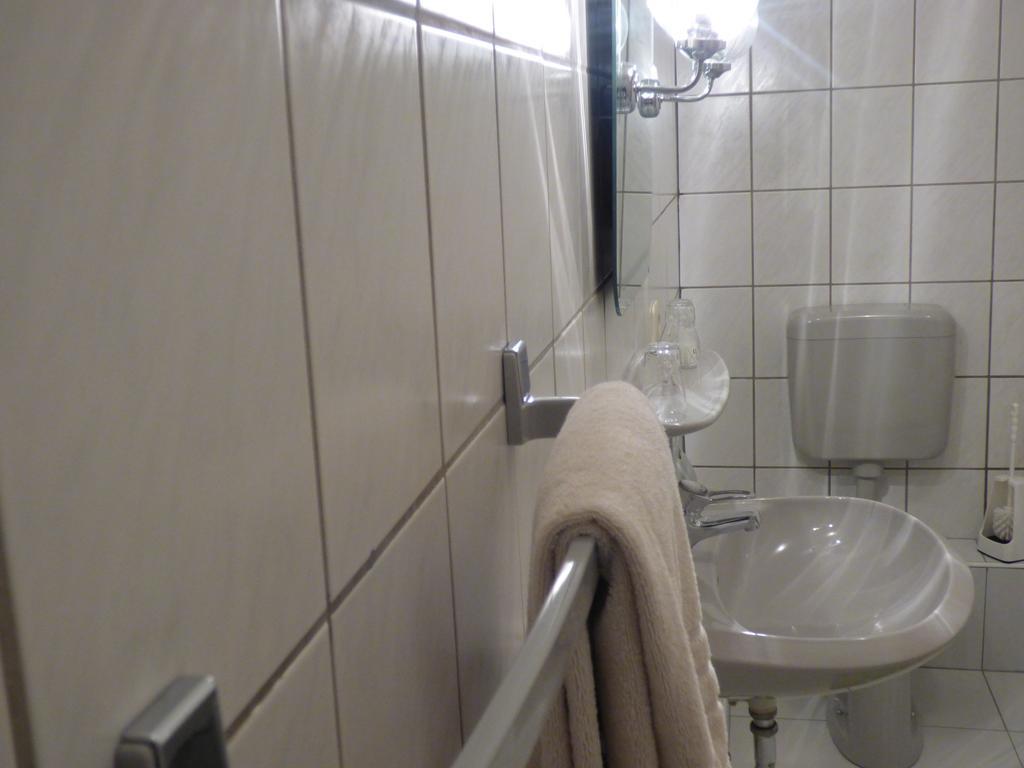 דטמולד Hotel Diele מראה חיצוני תמונה