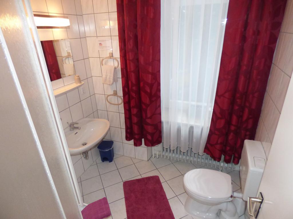 דטמולד Hotel Diele חדר תמונה