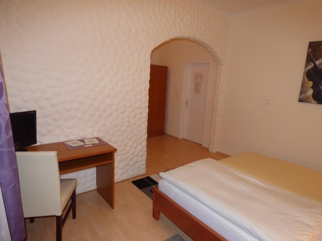 דטמולד Hotel Diele חדר תמונה