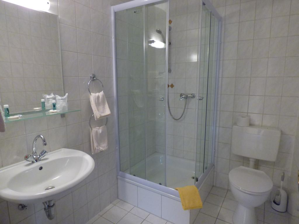 דטמולד Hotel Diele מראה חיצוני תמונה