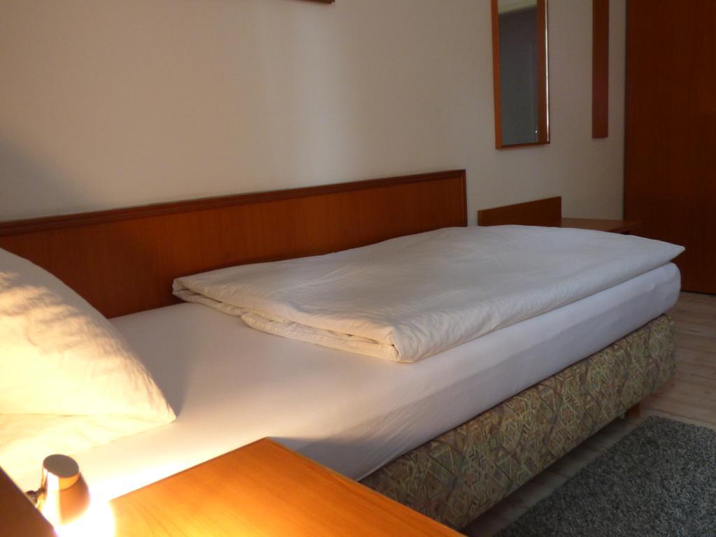 דטמולד Hotel Diele מראה חיצוני תמונה