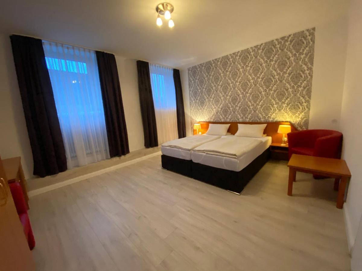 דטמולד Hotel Diele מראה חיצוני תמונה